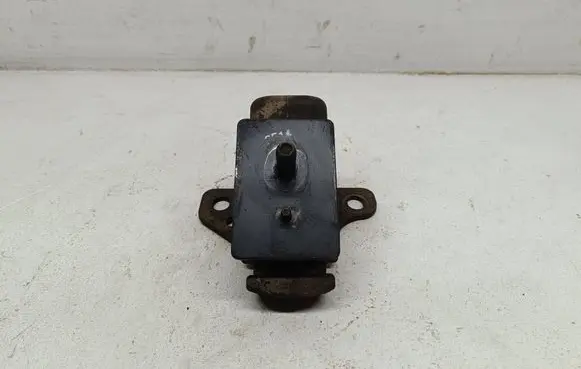 Engine mount bracket