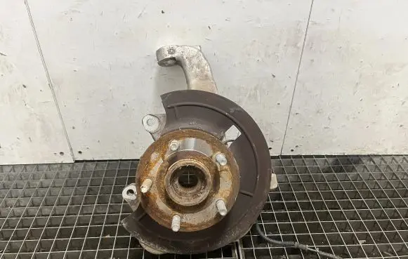 Dodge RAM 1500 DS Front wheel hub 68044700