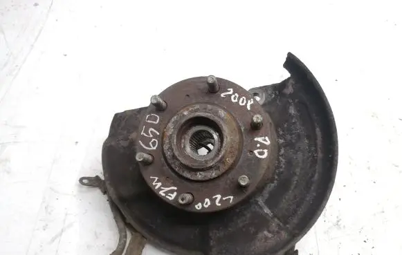 Mitsubishi L200 Front wheel hub