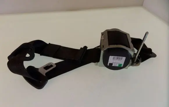Opel Zafira B Front seatbelt 560834801 566331211