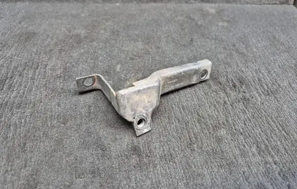Audi A6 Allroad C6 Fuel pump bracket 059130180B