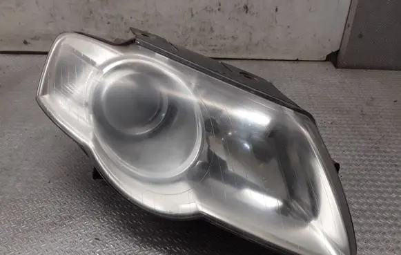 Volkswagen PASSAT B6 Headlight/headlamp