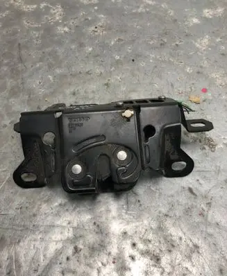 Volvo C30 Tailgate/trunk/boot lock/catch/latch 30784739BILI 30784739