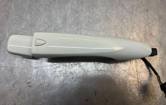 Nissan Qashqai Front door exterior handle 806404E