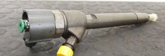 Hyundai Santa Fe Fuel injector 0445110374 33800-2F300