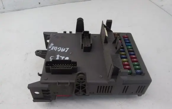 Renault Laguna II Fuse module 8200004201E 8200148809A 518095419