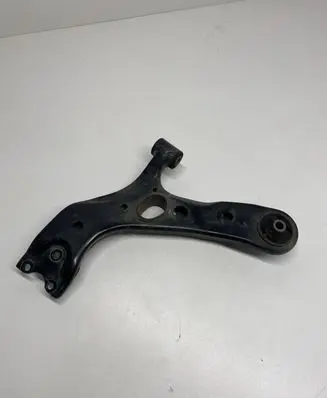 Toyota RAV 4 (XA40) Front lower control arm/wishbone