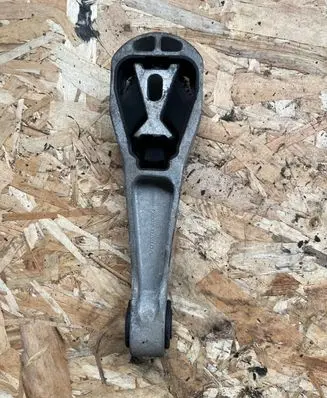 Volvo V40 Engine mount bracket 31359642