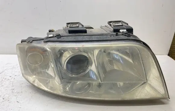 Audi A6 S6 C5 4B Headlight/headlamp 15592400
