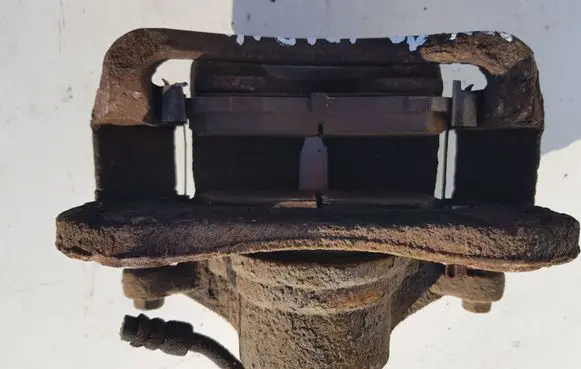 KIA Sportage Front brake caliper