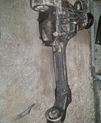 Nissan Navara D40 Front axle beam 