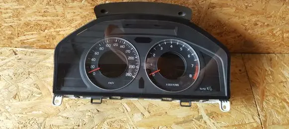 Volvo V70 Speedometer (instrument cluster) 31270898 36002597