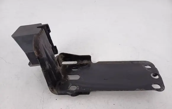 BMW 3 E92 E93 Radiator mount bracket 7117811