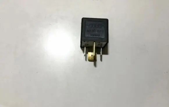 Audi A4 S4 B5 8D Other relay 443951253j 899511000