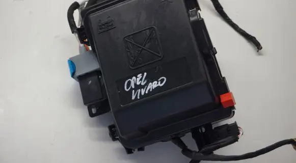 Opel Vivaro Fuse box set 