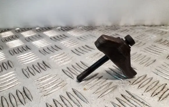 KIA Sorento Fuel Injector clamp holder 