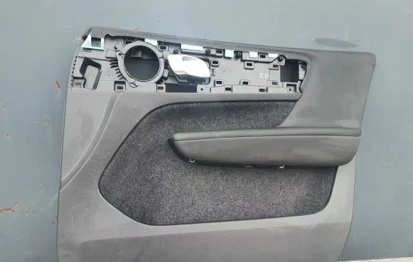 Volvo XC40 Front door card panel trim 673701942