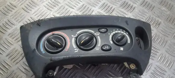 Renault Megane I Climate control unit 655739w
