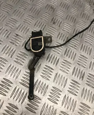 Headlight/headlamp level sensor
