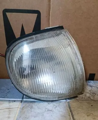 Nissan Serena Front indicator light 010029