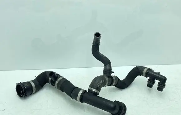 Mercedes-Benz E W213 Engine coolant pipe/hose A2138307304 A2135005300