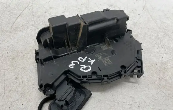 Audi Q3 F3 Front door lock 5TC837015B