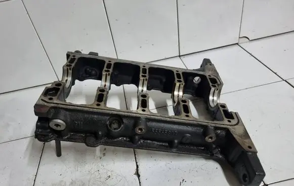 Opel Astra J Engine block 55565807