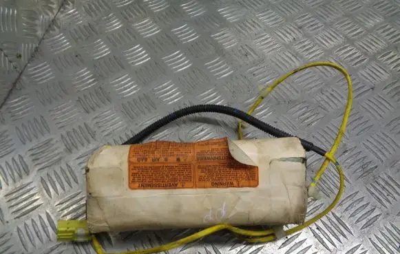 Mazda 323 Passenger airbag