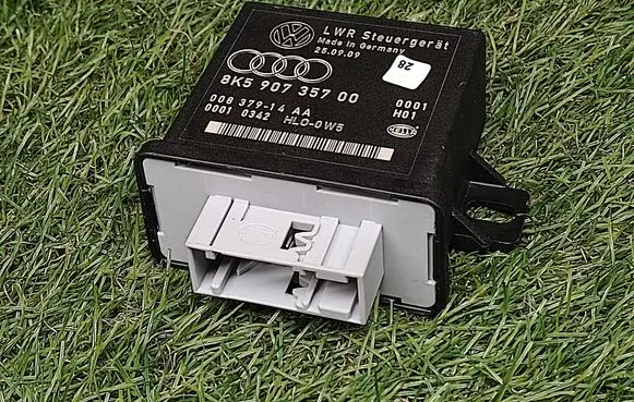 Audi A4 S4 B8 8K Light module LCM 8K590735700 00837914AA