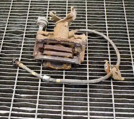Opel Zafira C Rear brake caliper