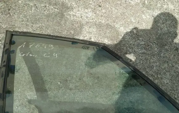 Citroen C4 I Picasso Front door window glass four-door