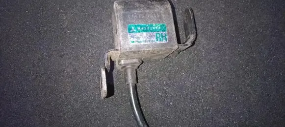 Mitsubishi Galant Airbag deployment crash/impact sensor mb942470 187200-0240