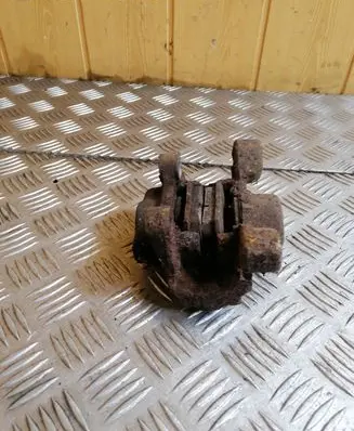 Opel Vectra B Rear brake caliper