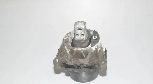 BMW 3 F30 F35 F31 Engine mount bracket 6850220 22116850220