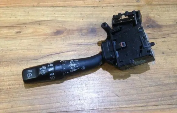 Toyota Avensis T220 Wiper control stalk 173654lh