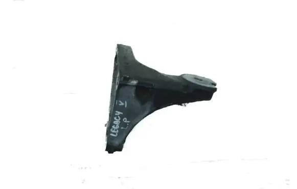 Subaru Legacy Engine mounting bracket