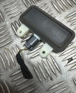 Mercedes-Benz E A207 Tailgate opening switch 2218702410