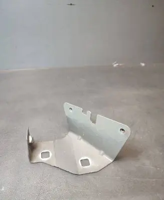 Opel Vivaro Fender mounting bracket 52045R