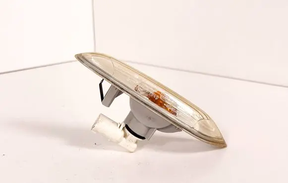 BMW 3 E92 E93 Front fender indicator light 7253325 63137253325