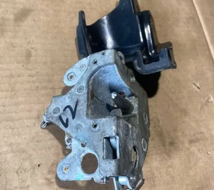 Mercedes-Benz S W126 Rear door lock 1237330208