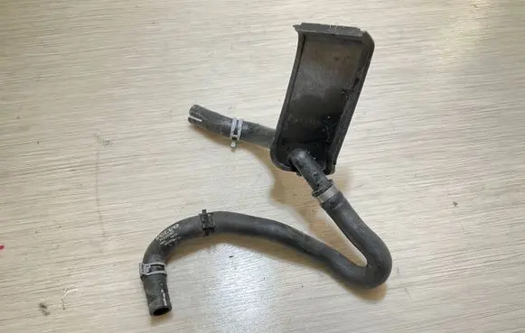 Volvo XC90 Engine coolant pipe/hose 31338297