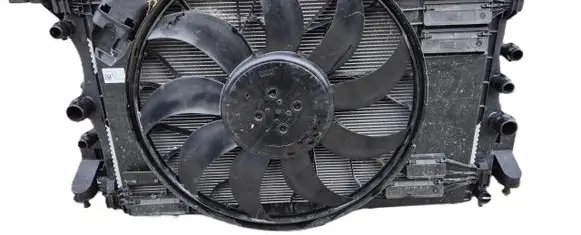 Mercedes-Benz B W247 Coolant radiator a2475000054 A2475000203
