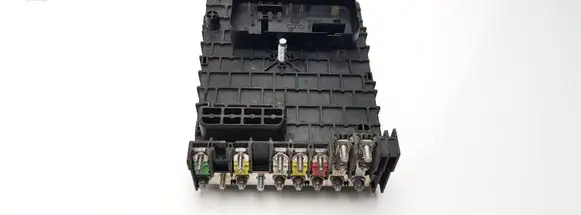 Volkswagen PASSAT B6 Fuse module 3C0937125 63592777