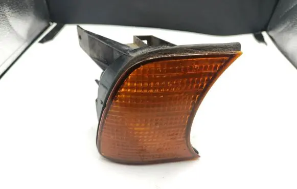 BMW 5 E34 Front indicator light 1384034