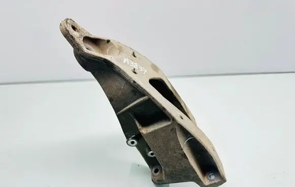 Volkswagen Transporter - Caravelle T6 Engine mounting bracket 7e0199370