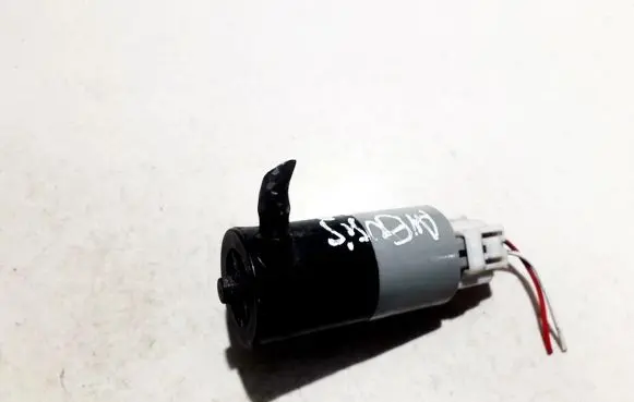 Toyota Avensis T220 Windscreen/windshield washer pump 30892 100526a