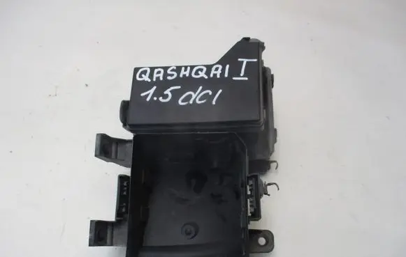 Nissan Qashqai Fuse box cover