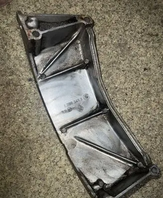 BMW 5 E34 Other engine bay part 1286341