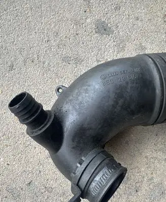 Audi A4 S4 B6 8E 8H Intercooler hose/pipe 8E0129615