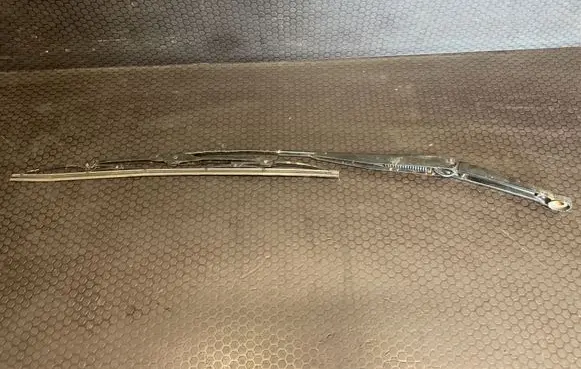 Honda CR-V Front wiper blade arm 5S9A6
